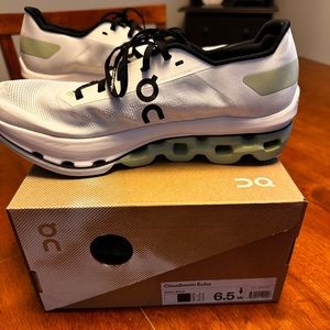 On Cloudboom Echo running shoes, size 6.5. Only worn a few times!